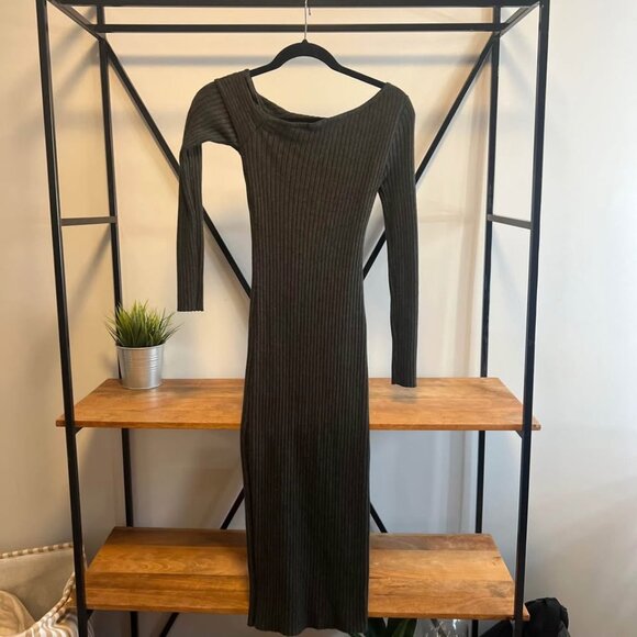 REVOLVE: HEARTLOOM Jodi Sweater Dress in Charcoal Grey XS - Picture 5 of 5